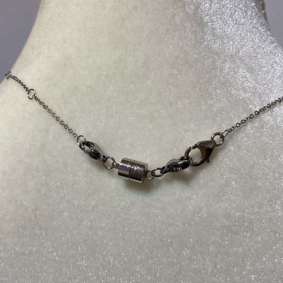 RADIANCE BY ABSOLUTE STERLING SILVER SIMULATED DIAMOND STAR PENDANT WITH CHAIN - Picture 2 of 10